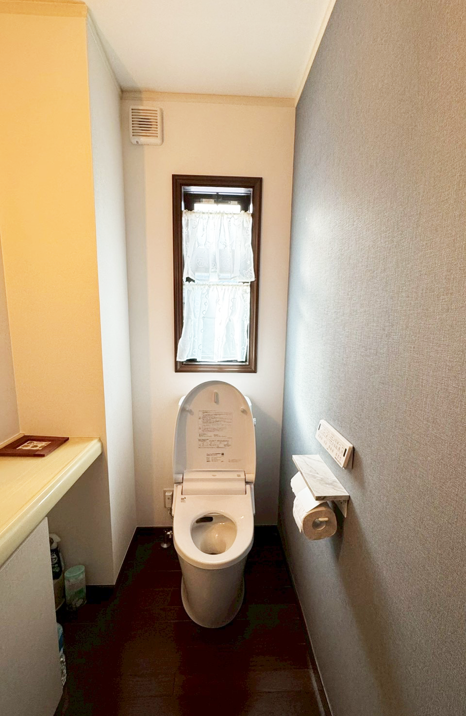 画像4：トイレの移設・交換と化粧室内装リフォーム　宇和島市 N様邸